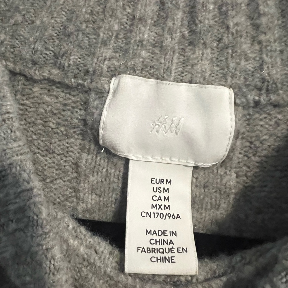 Gray Ribbed Sweater - Picture 3 of 3